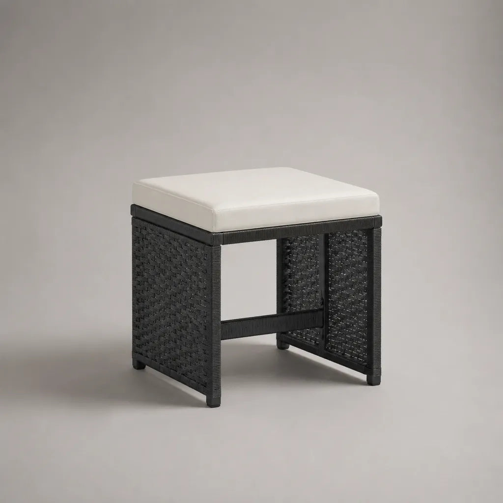 Quadratischer Gartenhocker aus PE-Rattan mit Sitzkissen, Schwarz/Cremeweiß, 40 × 40 × 47 cm